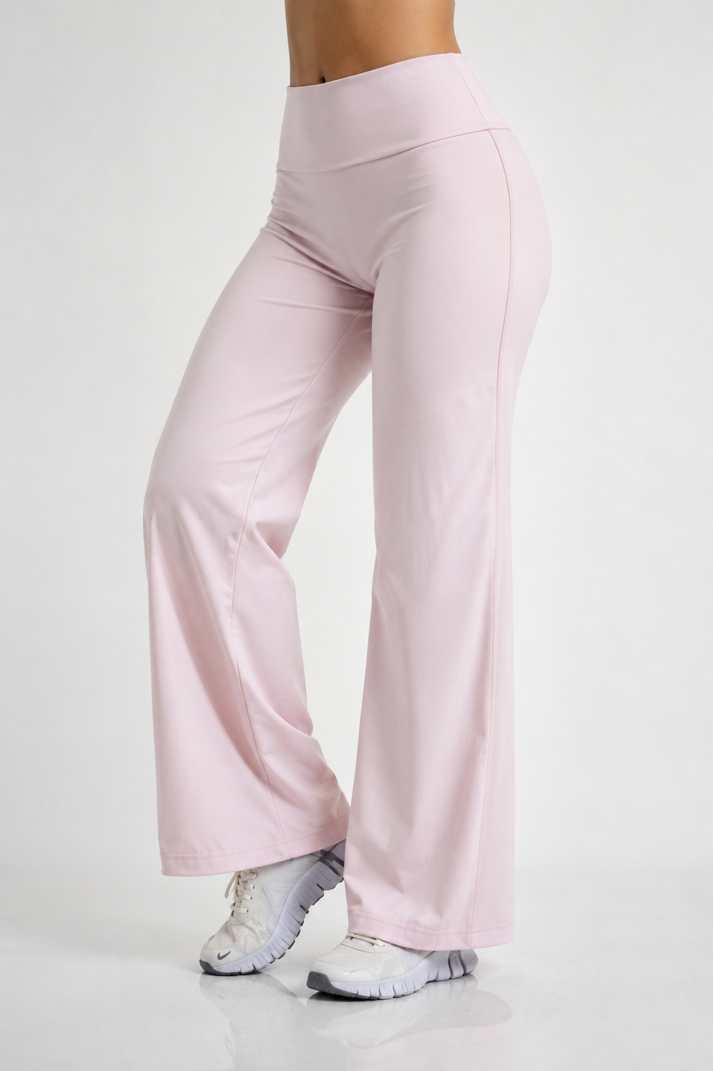 Essential Flare Legging