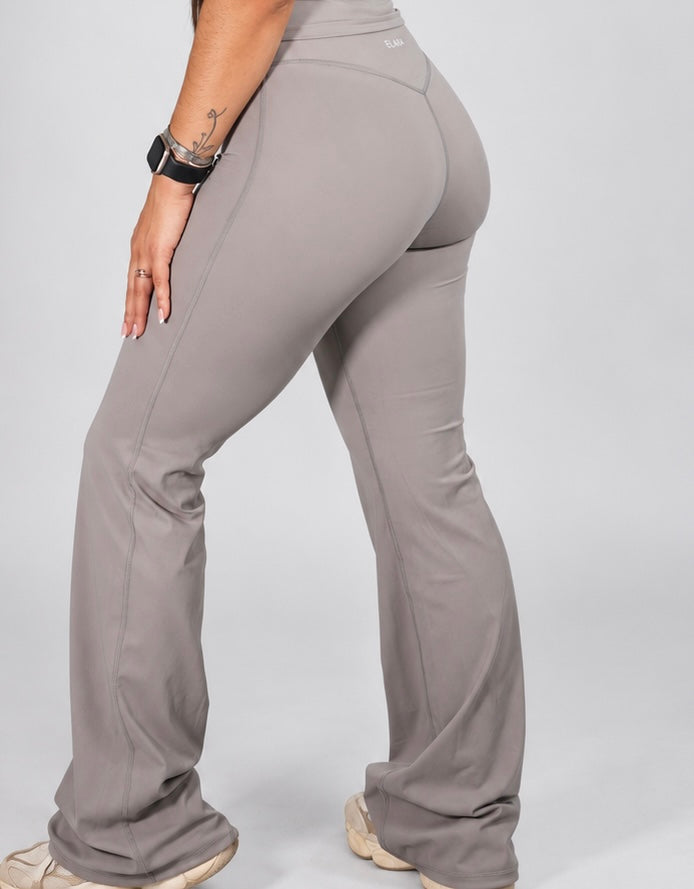 Signature Flare Leggings