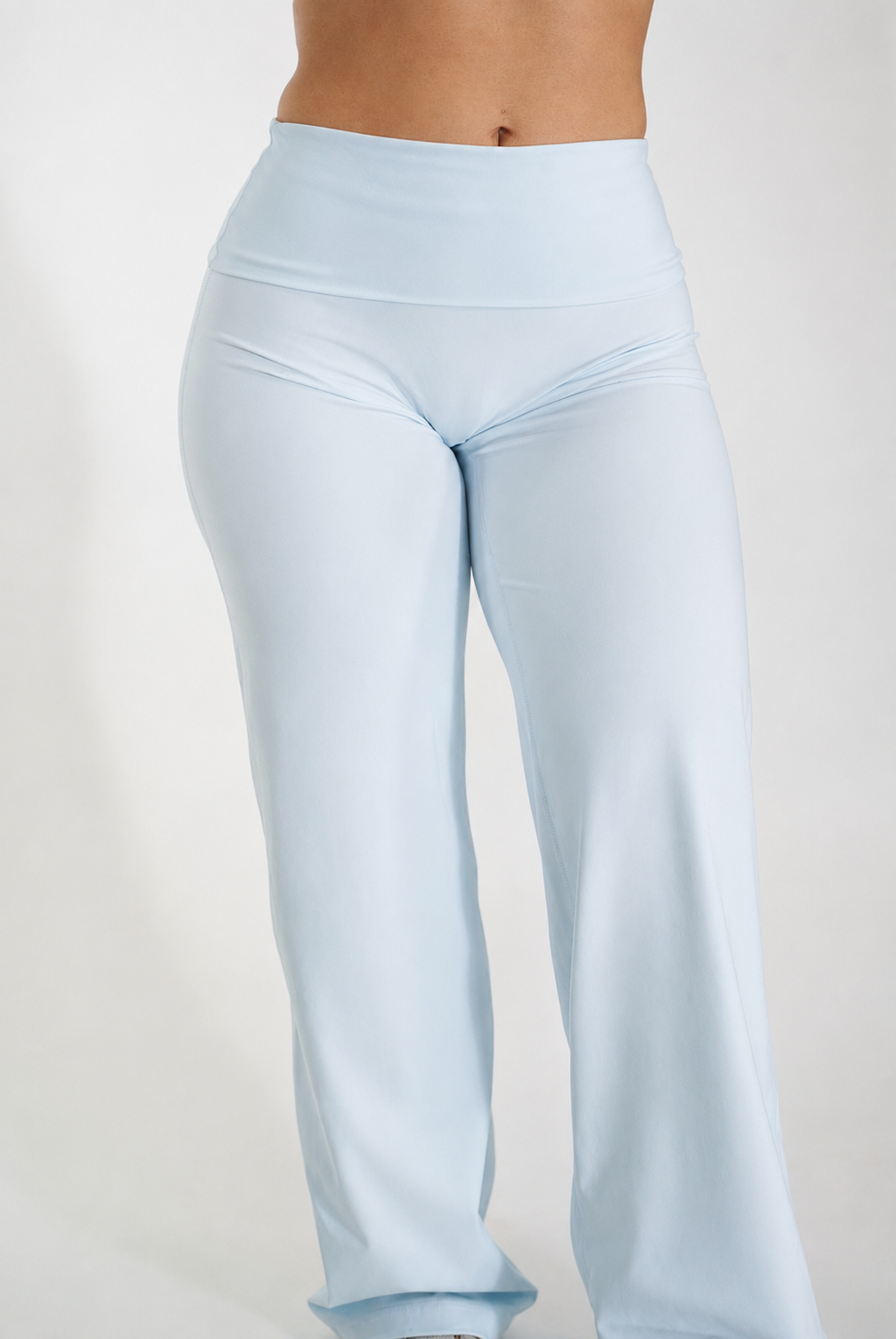 Essential Flare Legging